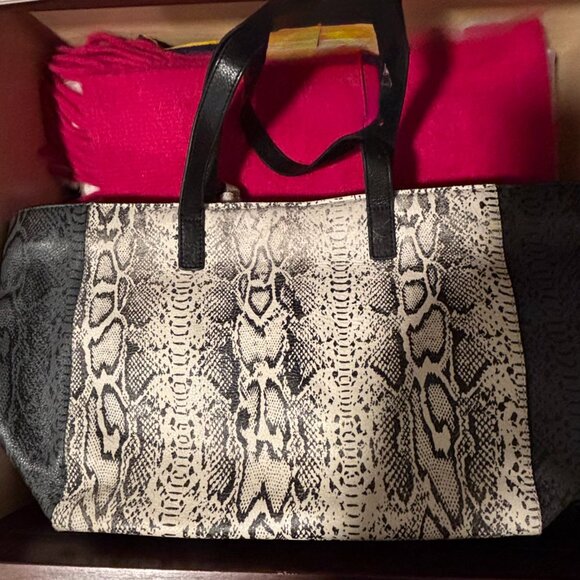 Marc Jacobs Leather Shoulder Bag Python Print Tote Black - Picture 9 of 12